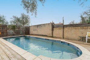 Pool - Apartment 'Chez Patricia En Provence' with Shared Pool, Wi-Fi and Air Conditioning (Vedène)