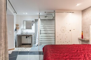 1 bedroom, iron/ironing board, free WiFi, bed sheets - Apartment 'Chez Patricia En Provence' with Shared Pool, Wi-Fi and Air Conditioning (Vedène)