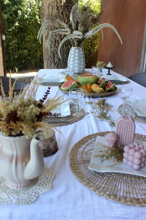 Outdoor dining - Villa 'A Suara' with Mountain View, Private Pool and Private Terrace (Canale-di-Verde)