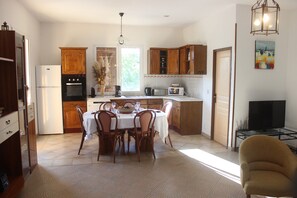 Dining - Villa 'A Sulana' with Mountain View, Private Pool and Wi-Fi (Canale-di-Verde)