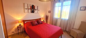 3 bedrooms, iron/ironing board, free WiFi, bed sheets - Villa 'A Sulana' with Mountain View, Private Pool and Wi-Fi (Canale-di-Verde)
