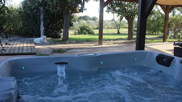 Bain à remous extérieur