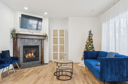 The Modern Lodge Retreat with INFRARED SAUNA & Amenities for Rest and Relaxation