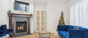 The Modern Lodge Retreat with INFRARED SAUNA & Amenities for Rest and Relaxation