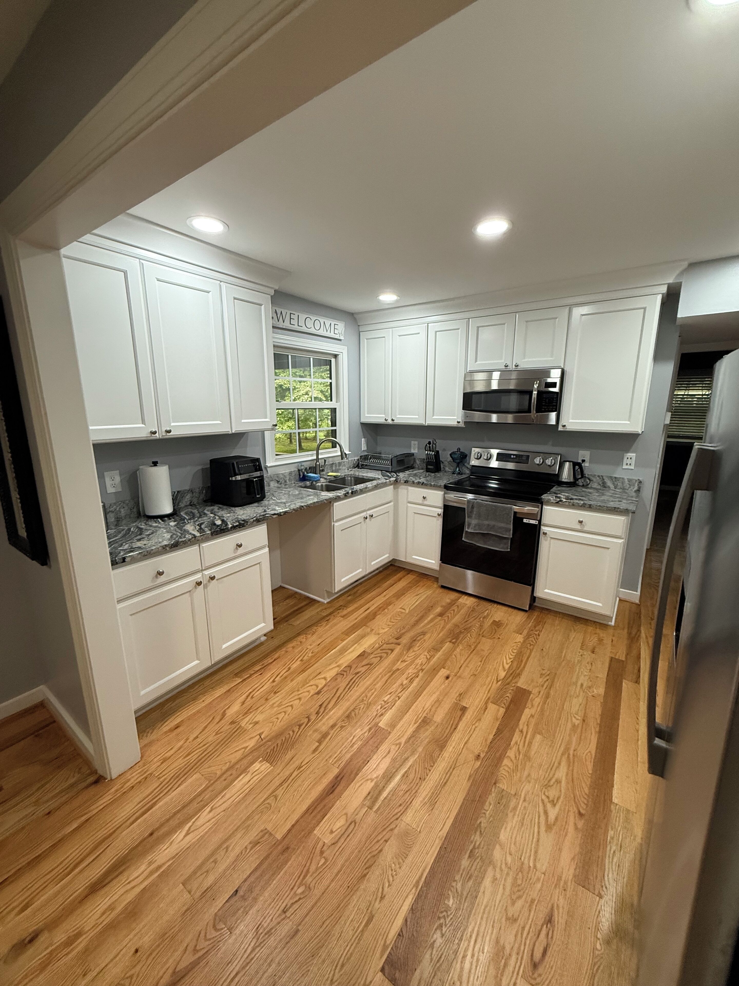 Micro-ondes, four, plaque de cuisson