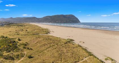 Sand & Sea (410) Seaside Escape: OceanFront w Pool & Sauna