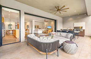 TV, fireplace, stereo