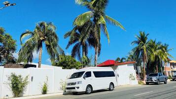 Fachada de la propiedad