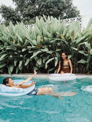 Outdoor pool, pool loungers - 148 Guesthouse and Resort (Alaminos)
