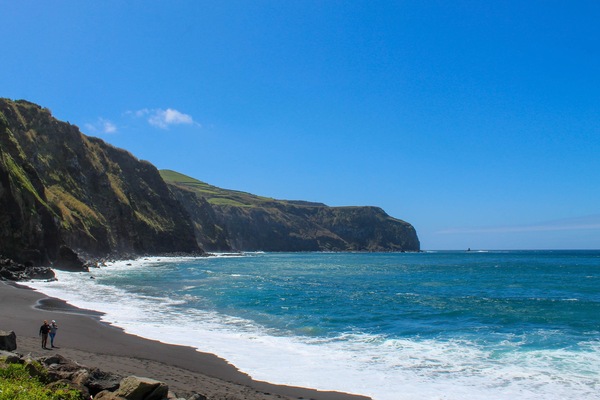 Beach nearby, black sand, beach bar