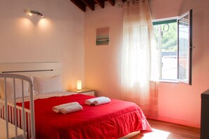 2 間睡房、書桌、手提電腦工作空間、隔音