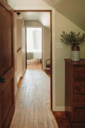 5 bedrooms, desk, iron/ironing board, travel cot