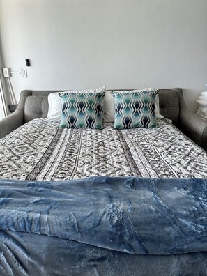 1 chambre, fer et planche à repasser, lit de bébé portatif, Wi-Fi