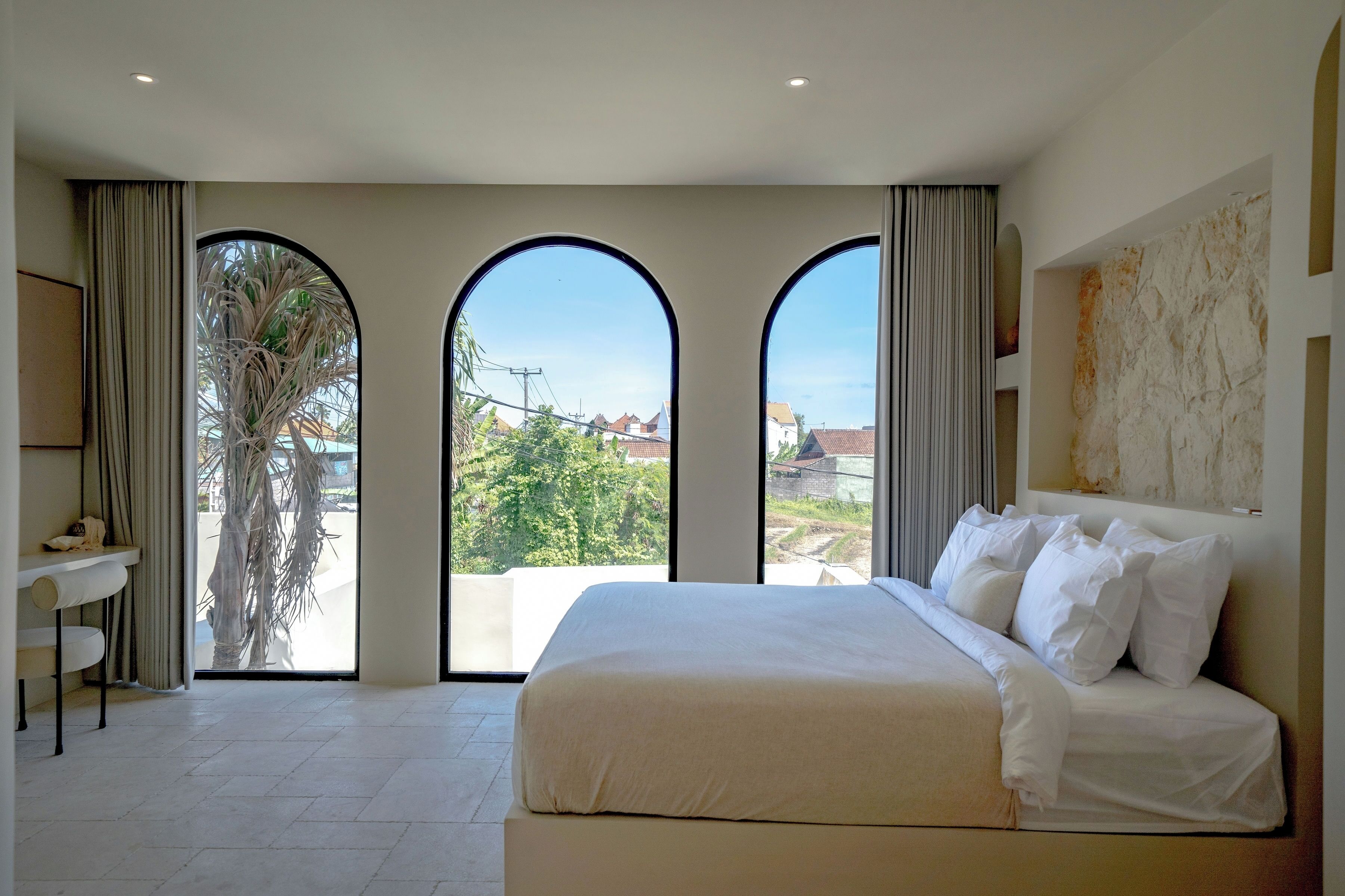 Junior-huvila, patio, näköala uima-altaalle | 1 makuuhuone, egyptinpuuvillaiset lakanat, ylelliset vuodevaatteet