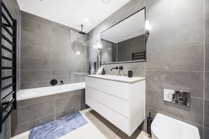 Douche, serviettes fournies