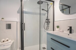 Shower, hair dryer, towels - Mi Capricho Modern Sunshine, Mijas Costa, Spain (Mijas Costa)