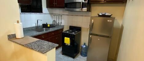 Fridge, microwave, oven, coffee/tea maker