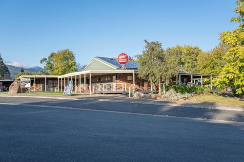 Dartmouth Hotel