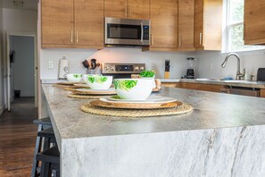 House | 2 bedrooms - Cozy and Gorgeous 2BR 1BA Near Amazing Downtown (San Antonio)