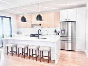 Mikrowelle, Ofen, Herdplatte, Geschirrspüler