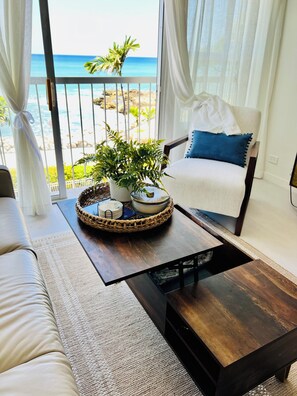 Smart-TV, Bücher, Stereoanlage