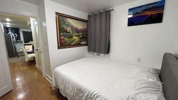 1 bedroom, in-room safe, desk, iron/ironing board
