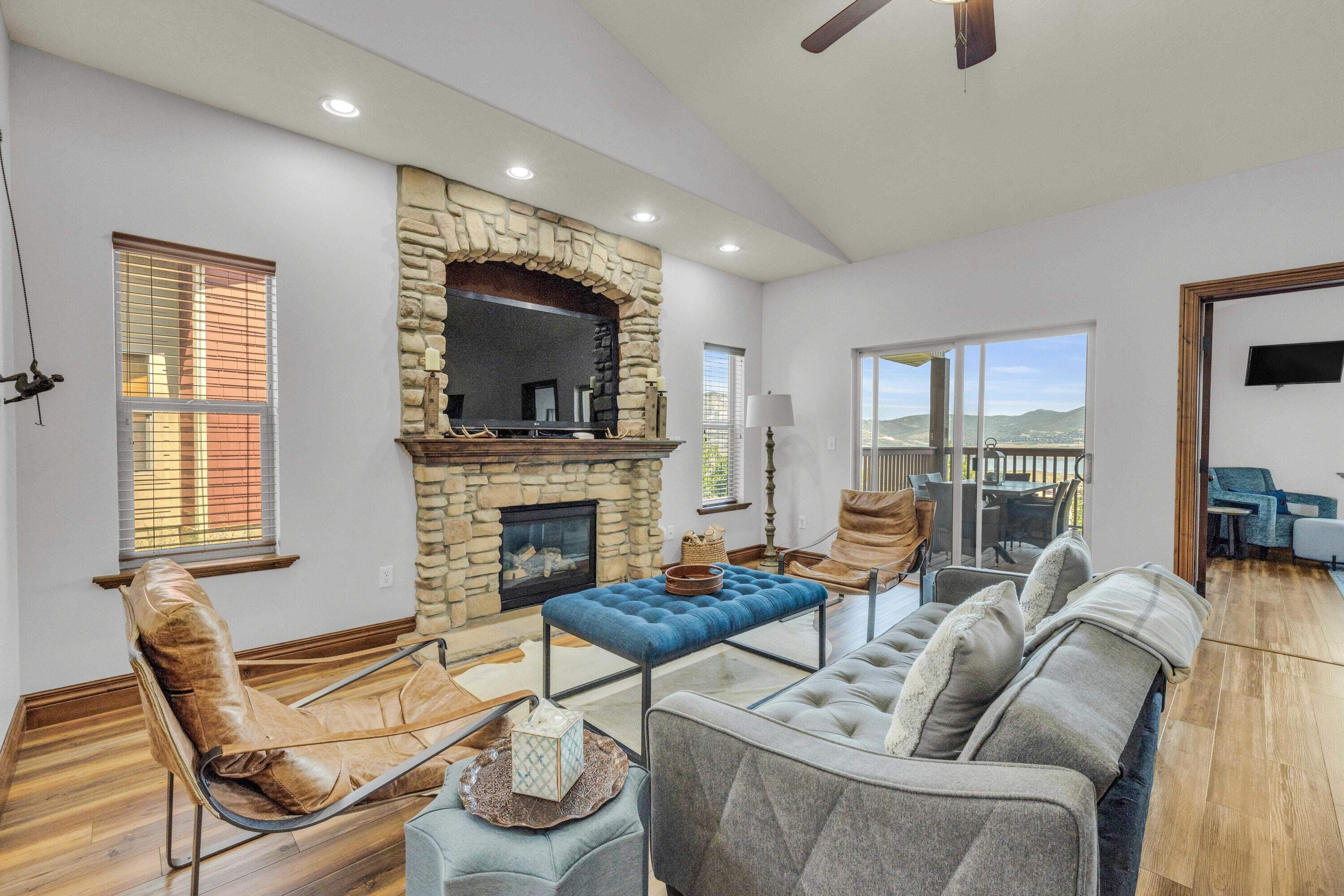 5BD Retreat w/Hot Tub - 5 Min to Gondola!