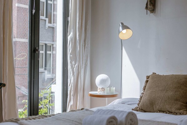 2 slaapkamers, een bureau, wifi, beddengoed