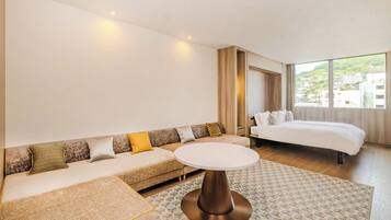 Kamer, niet-roken, uitzicht op de stad (Barrier Free) | Donsdekens, bedden met traagschuimmatrassen, een gratis minibar