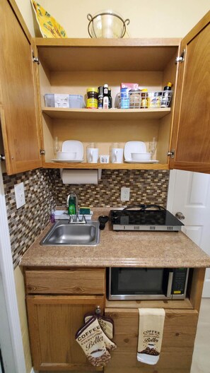 Private kitchen - ✨🌟Cozy and Centrally Located Guest Suite in Miramar 🌟✨ (Miramar)