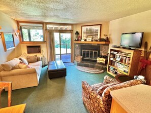 Smart TV, fireplace, table tennis