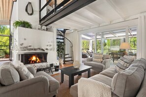 TV, fireplace, stereo