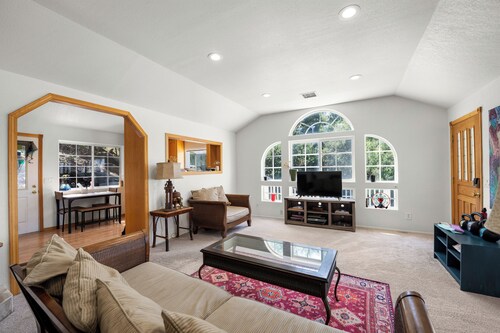 Rocky Peak Retreat Hillside Home 