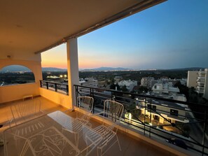 Departamento Royal, para no fumadores, cocina | Terraza o patio