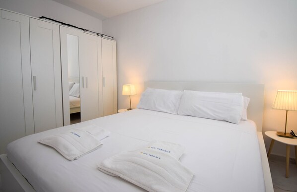 1 bedroom, iron/ironing board, free WiFi, bed sheets