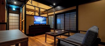 RESI STAY PALACE GATE