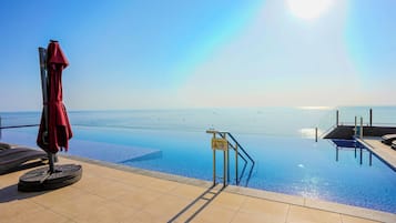 Piscina stagionale all'aperto