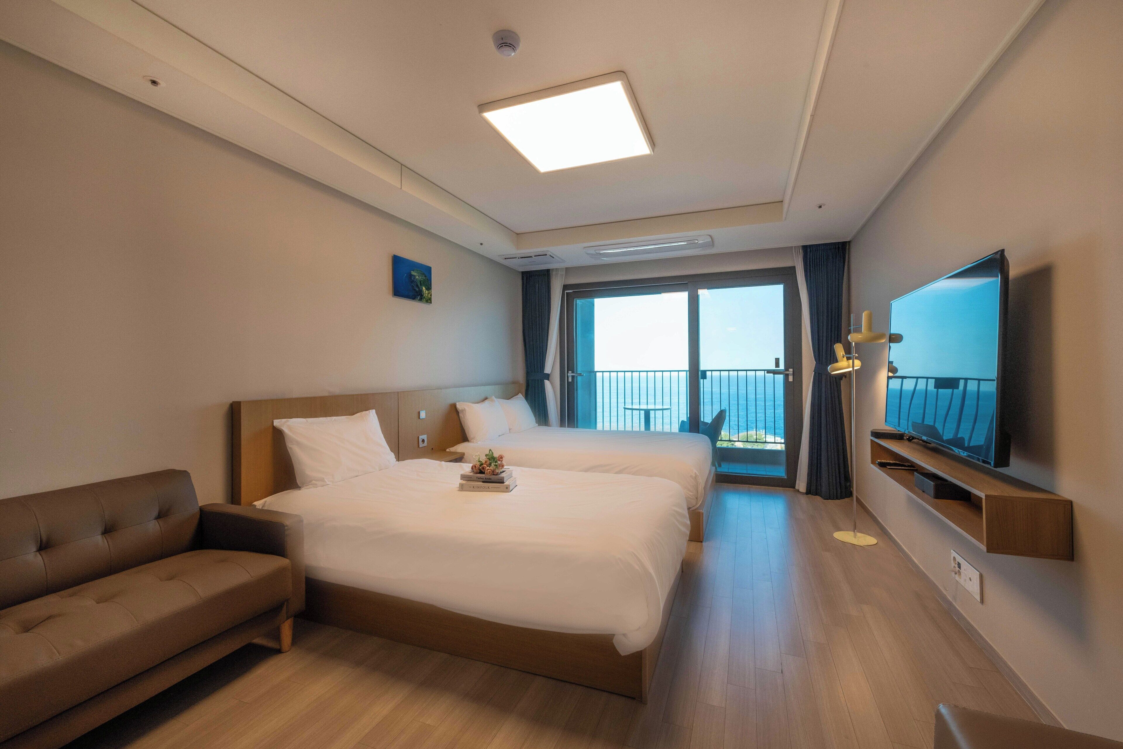 Cobrellits, wifi gratuïta i roba de llit 