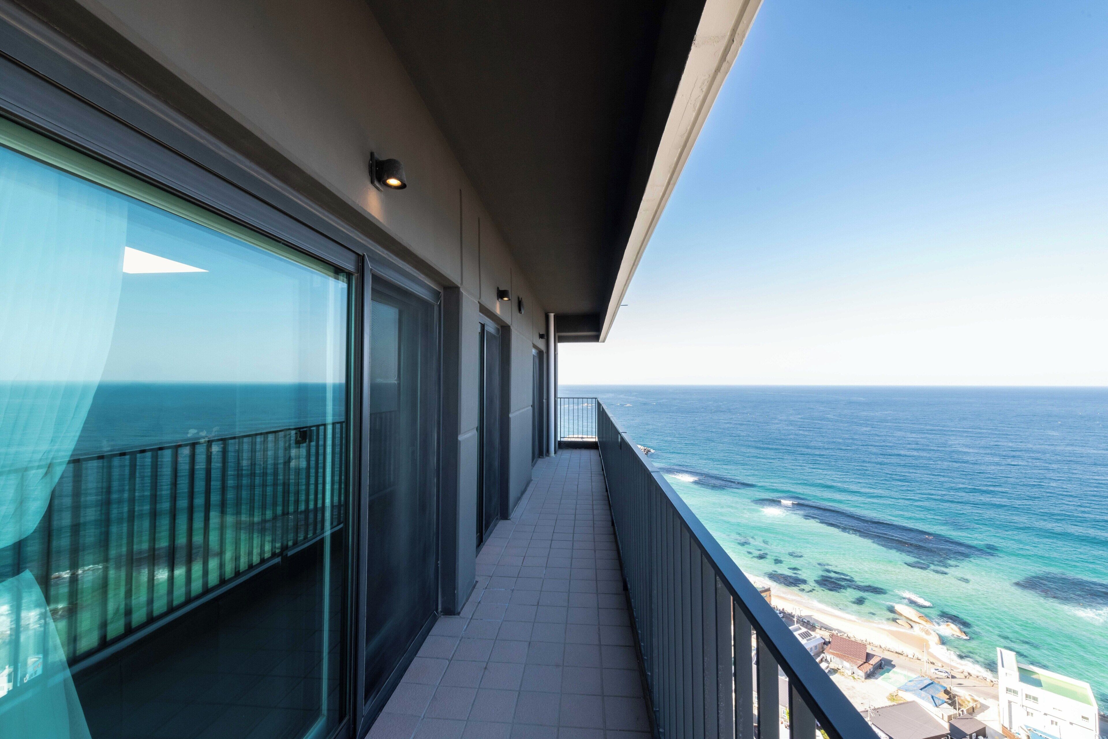 Chambre, 2 chambres, 2 salles de bains, vue océan (Self Check-in) | Terrasse/Patio