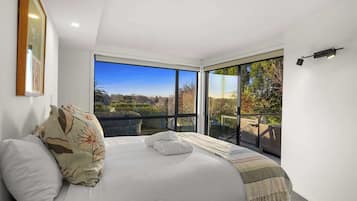 4 Schlafzimmer, Schreibtisch, Bügeleisen/Bügelbrett, WLAN