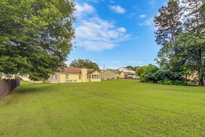 Exterior - Knoxville Home w/ Sunroom ~ 9 Mi to Downtown! (Knoxville)