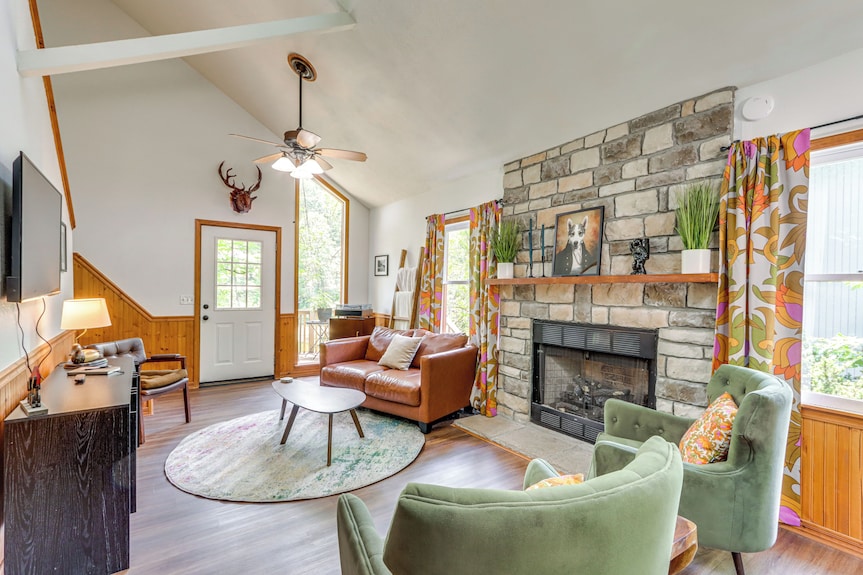 Lakefront Cabin < 3 Mi To Dtwn Eureka Springs! - Eureka Springs, AR