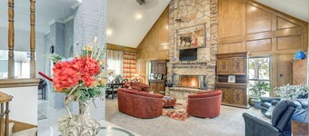8 Mi Dallas Stadium! Fort Worth Home w/ Pool
