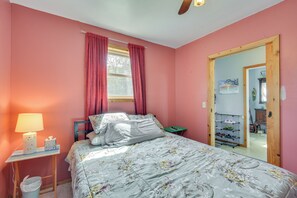 1 bedroom, WiFi, bed sheets