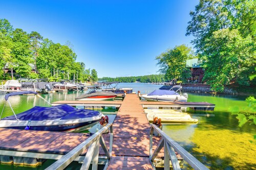 Walk to Lake Keowee: Idyllic Six Mile Cabin!