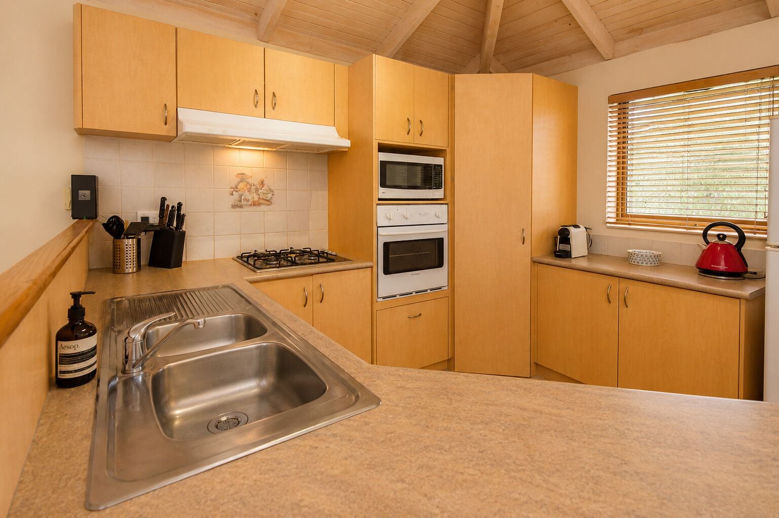 Maison Confort, plusieurs lits, non-fumeurs | Cuisine privée | Grand réfrigérateur, micro-ondes, four, lave-vaisselle