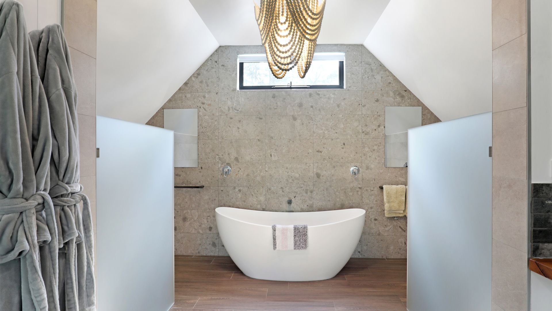 Regadera y secadora de cabello 