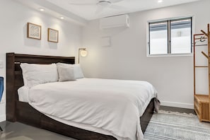 1 habitación, tabla de planchar con plancha, cuna de viaje y wifi