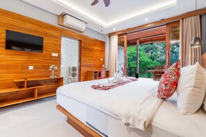 Phòng Deluxe, 1 giường cỡ king, bồn tắm | Quang cảnh từ phòng