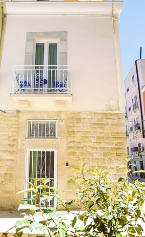 Front of property - Volpe e Uva Winesuites & Spa (Trani)